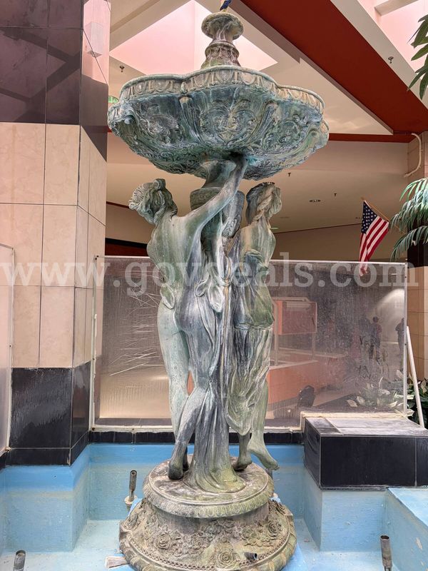Water Fountain Statue