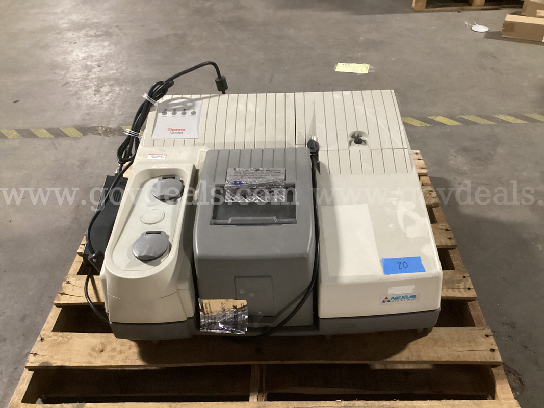 Nexus 470 FT - IR Spectrometer