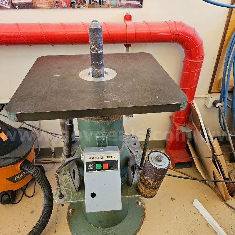 Oscillating Spindle Sander