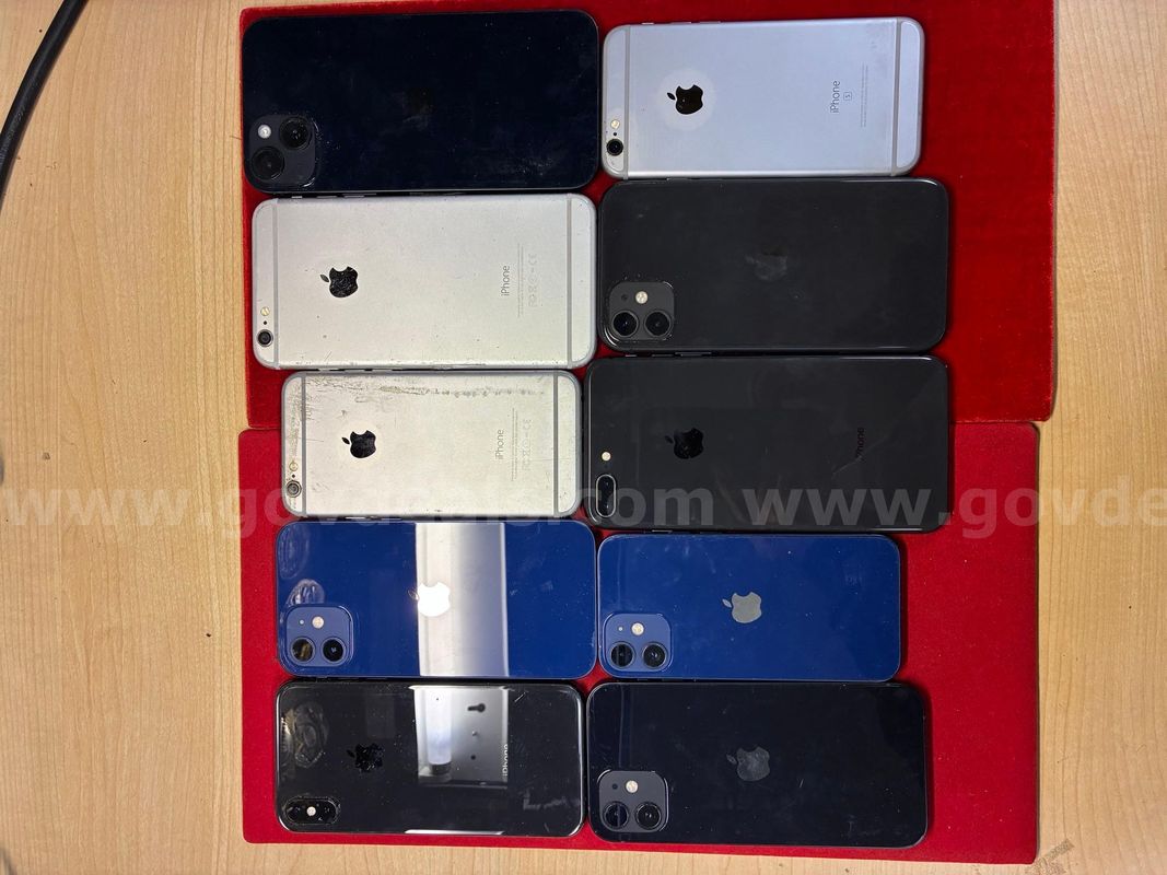 Lot of 20 USED iphones