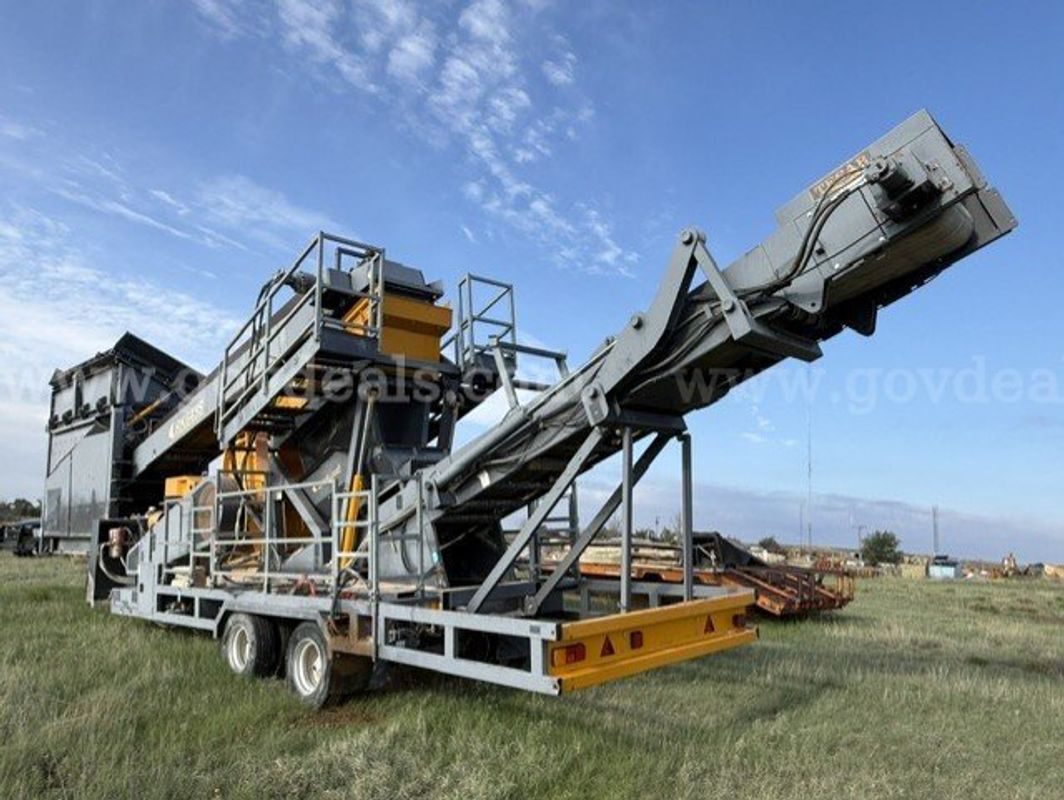 2020 Tesab RK643S Mobile Impact Crusher & Stacker, CAT Power, Only 2,579 Hours