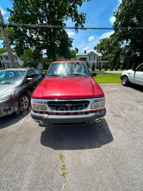 2000 Ford Explorer