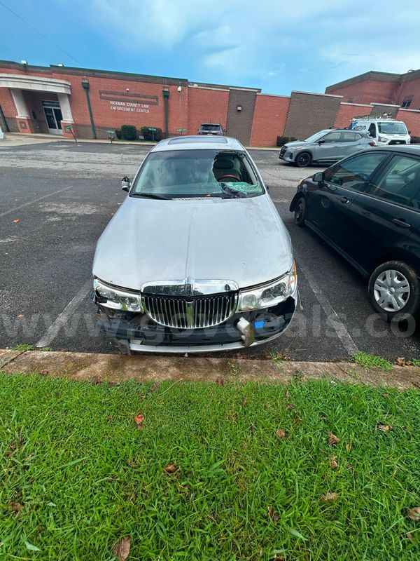 2002 Lincoln Town Car