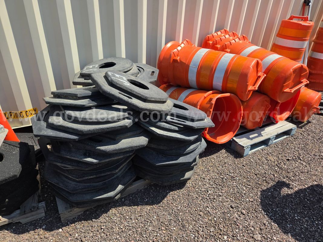 Lot of 20 Traffic Drums with 37 Weighted Rubber Bases