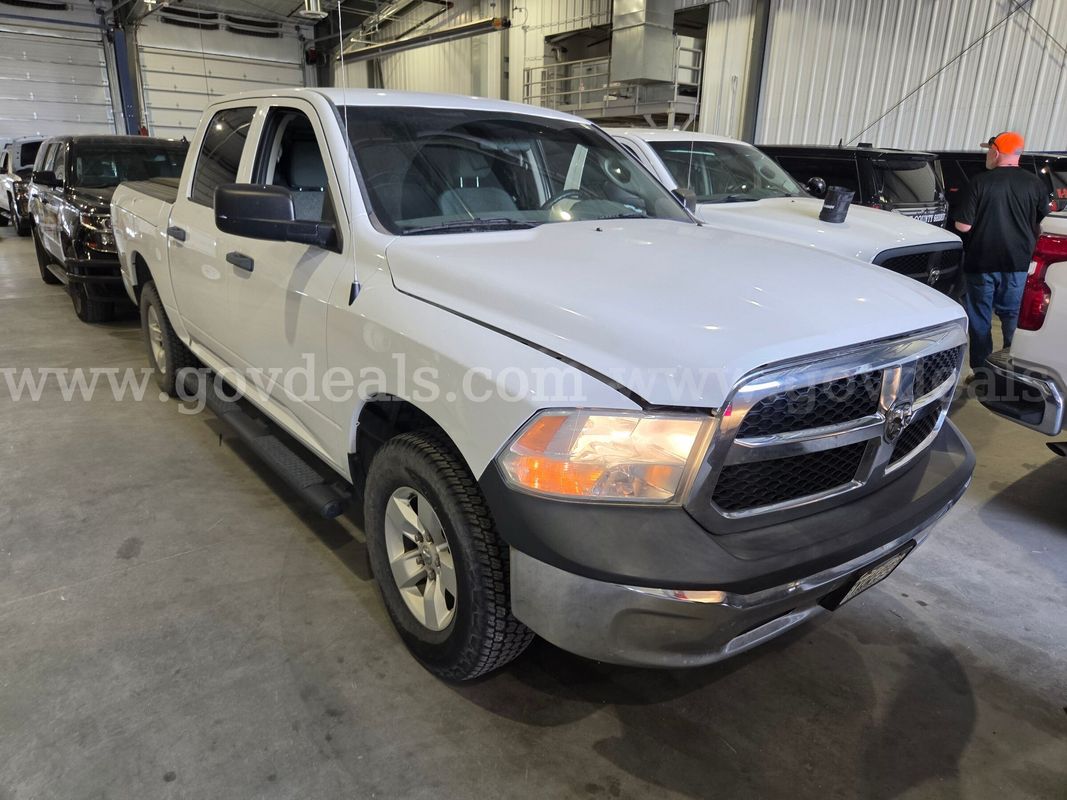 2016 RAM 1500 Crew Cab 4WD Pickup