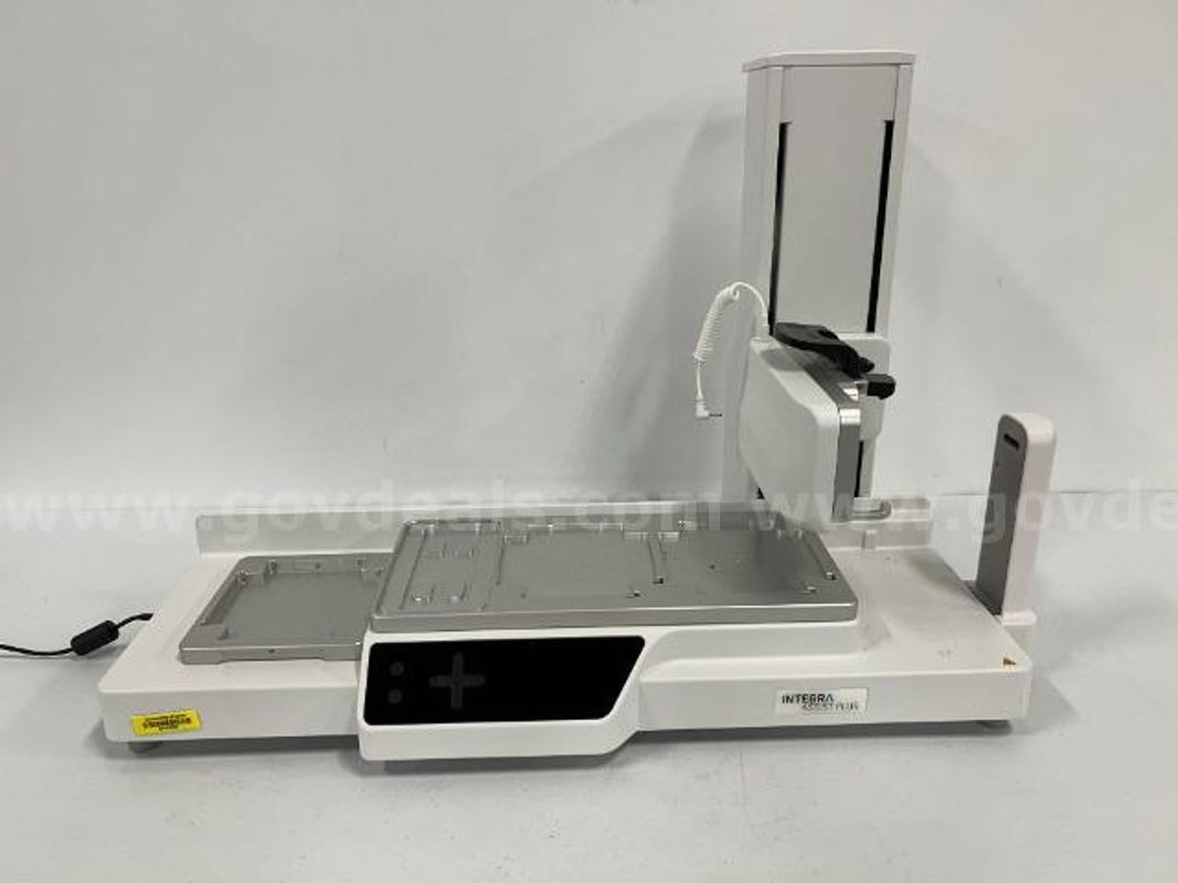 Integra Biosciences Assist Plus Pipetting Robot