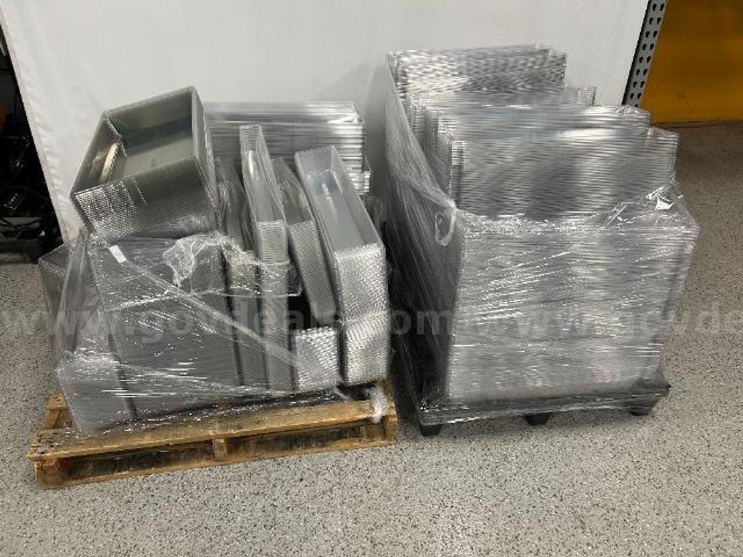 Lot of OmniCell Plastic Containers