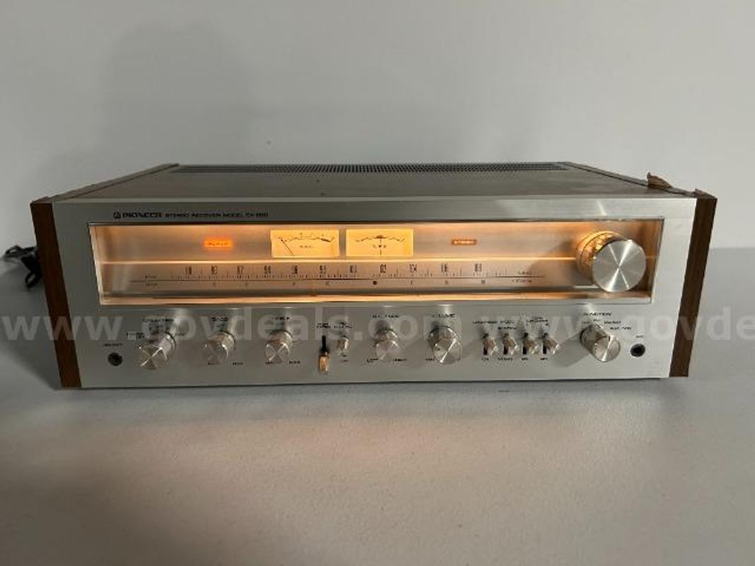 Vintage Pioneer SX-650 Stereo Receiver