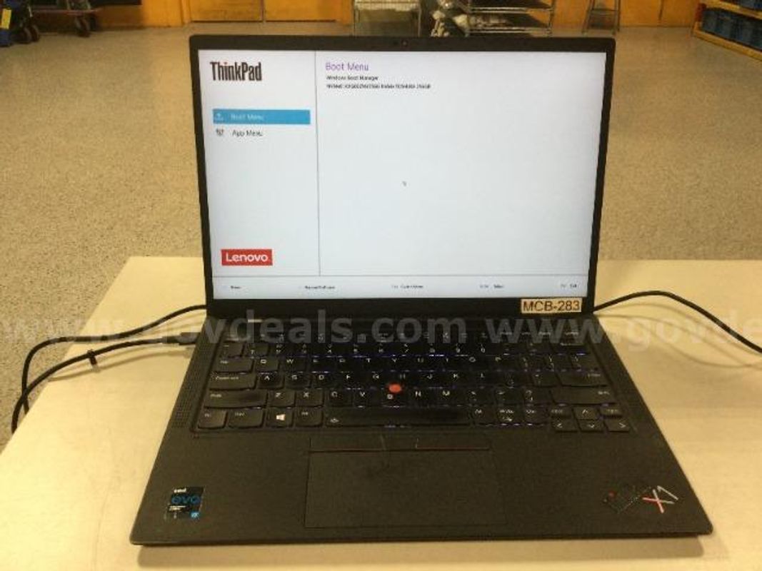 Lenovo ThinkPad X1 Carbon 9th Gen i7-1185G7 @ 3.00 GHz Laptop