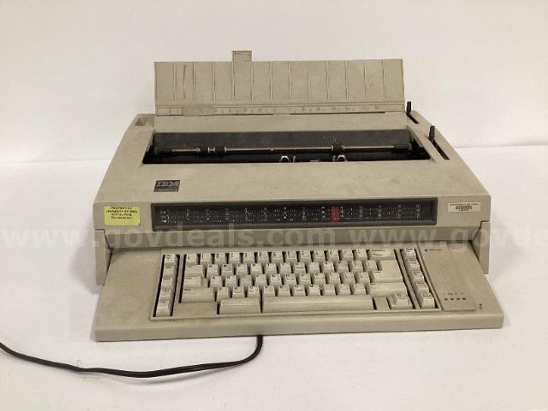 IBM Wheelwriter 3 Electronic Typewriter