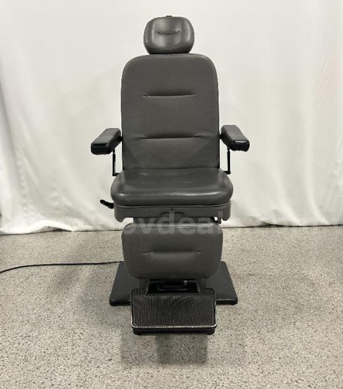 Isell Diversatronics C4-H Exam Chair