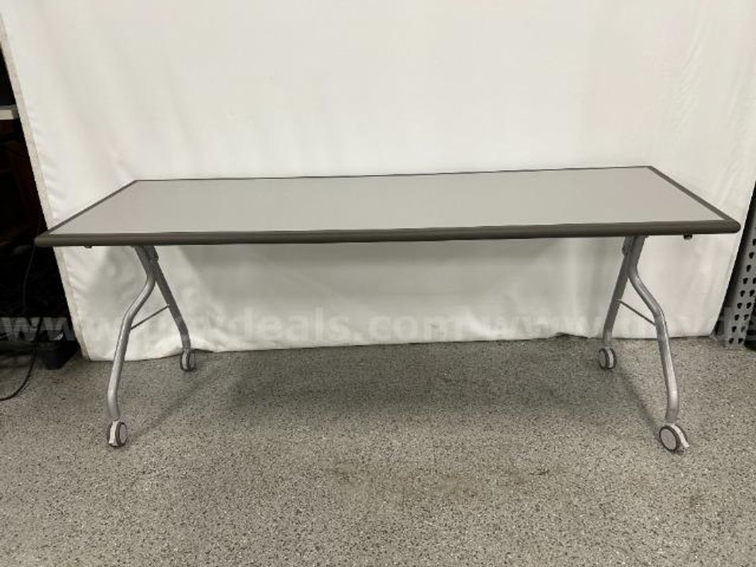 SurfaceWorks Rolling Table