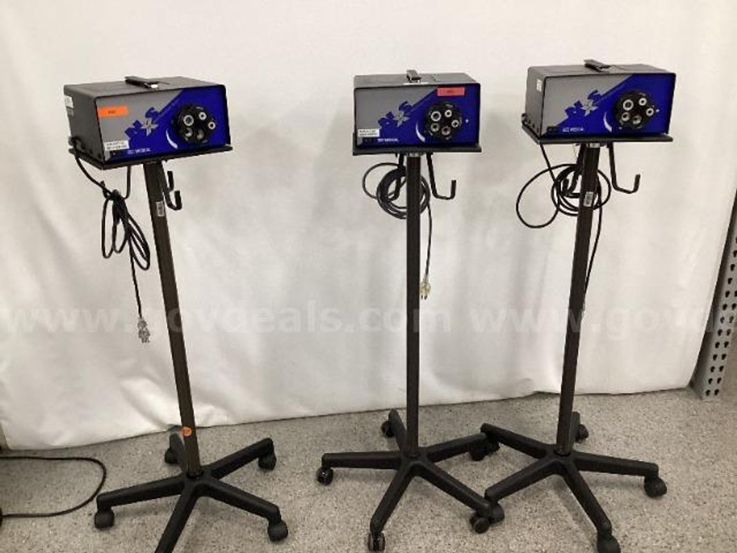 Lot Of 3 QED Medical Nova Xenon Light Sources