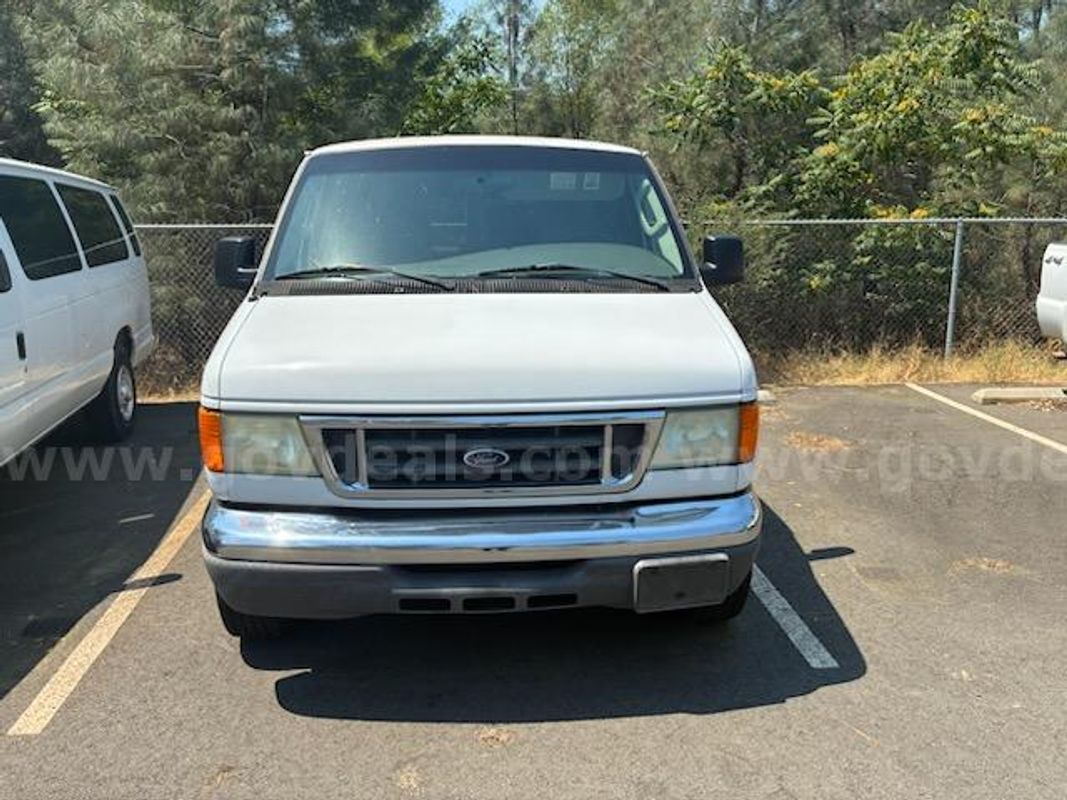 2006 Ford E350 #040