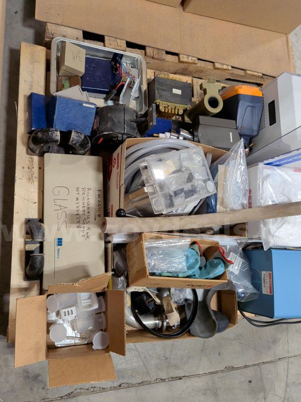Thermo CUBE Chiller, Power Supply & Mixed Laboratory Equipment Lot