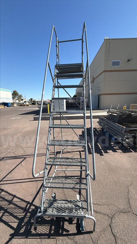 Rolling Safety Ladder Platform