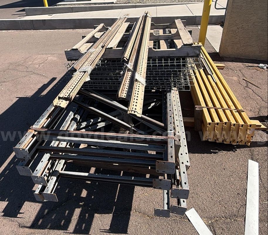 Mixed Pallet Rack Uprights, Beams & Wire Decks