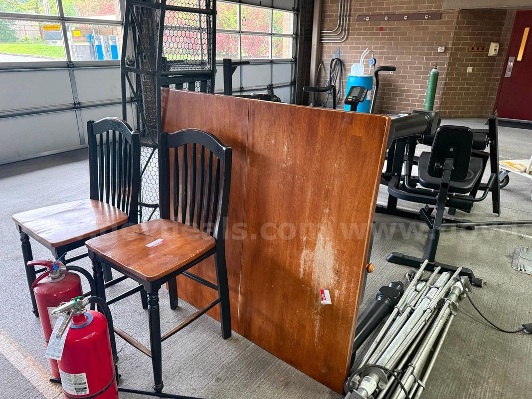 Wood Table with two chairs
