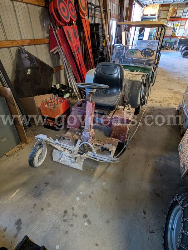 Airless Riding Field Line Striper / Painter (Newrider 5000)