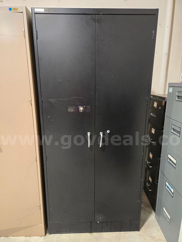 Storage Cabinet w/ Lock & Key (Anchorage, AK)