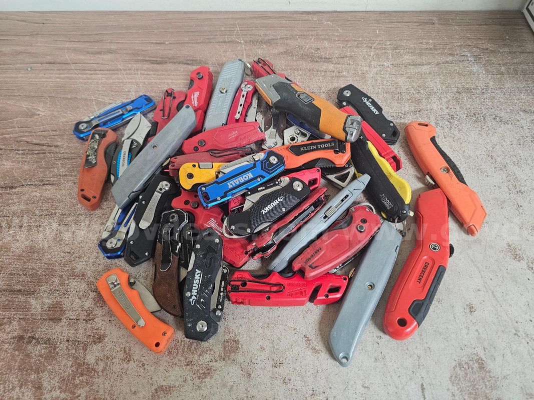 10 lbs of Utility Knives (Anchorage, AK)