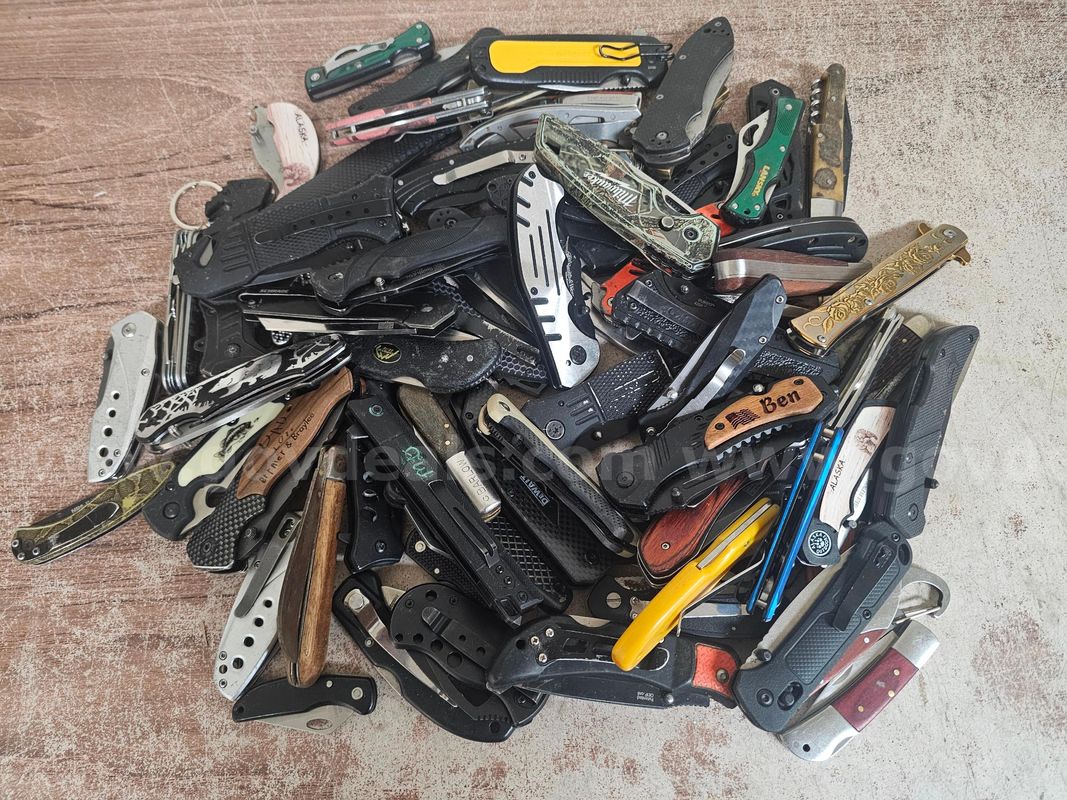 10 lbs of Knives (Anchorage, AK)