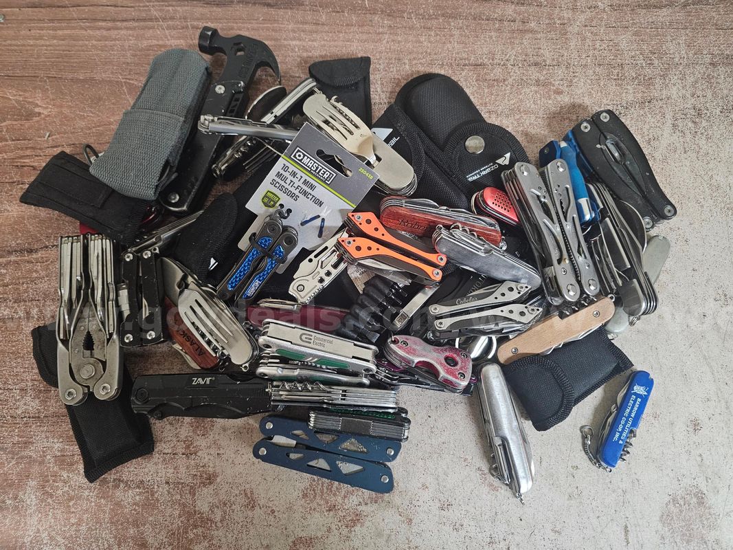 10 lbs of Multi-Tools (Anchorage, AK)