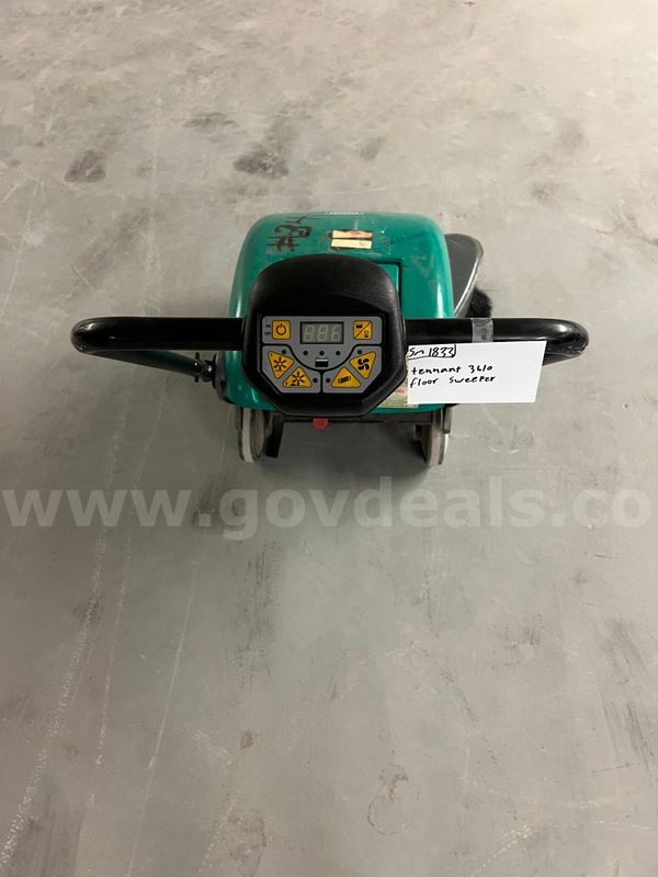 Tennant 3610 Floor Sweeper