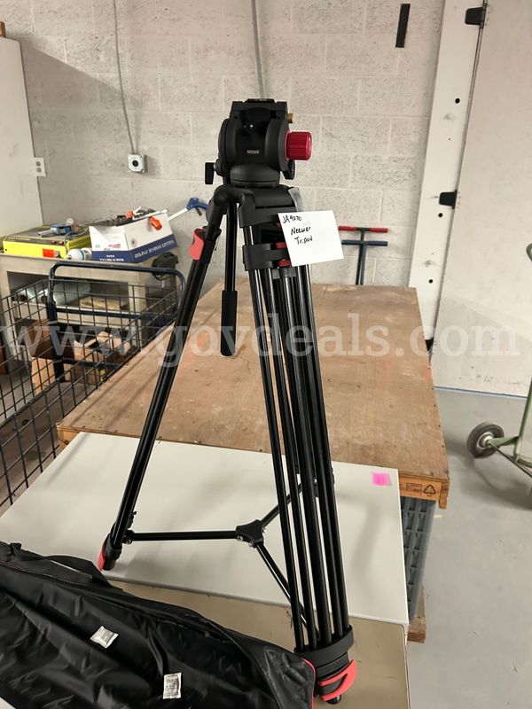Neewer Tripod