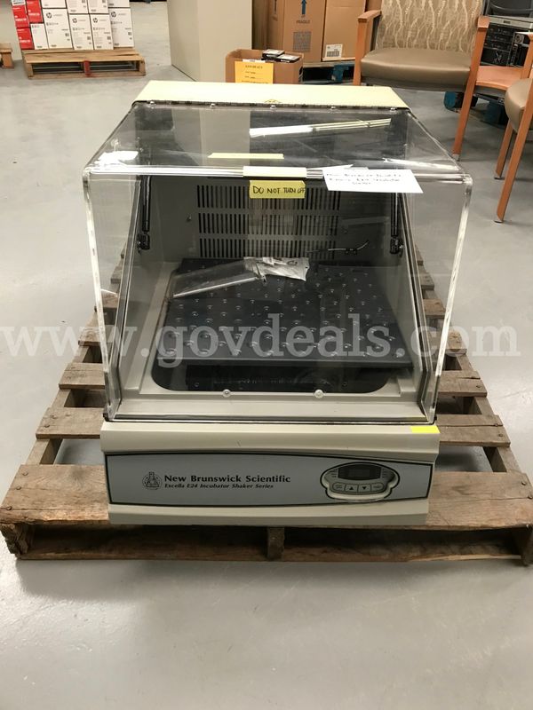 New Brunswick Excella E24 Incubator/Shaker