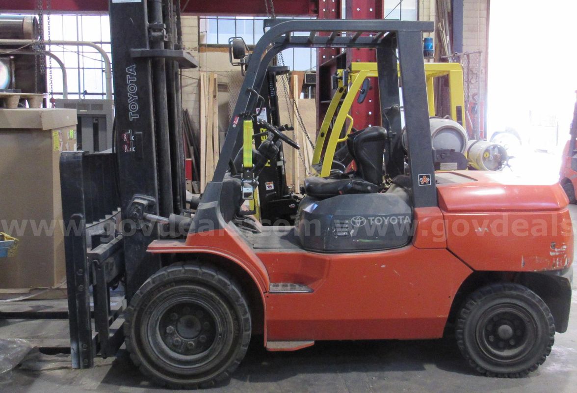 Toyota 8000lb Forklift U3472