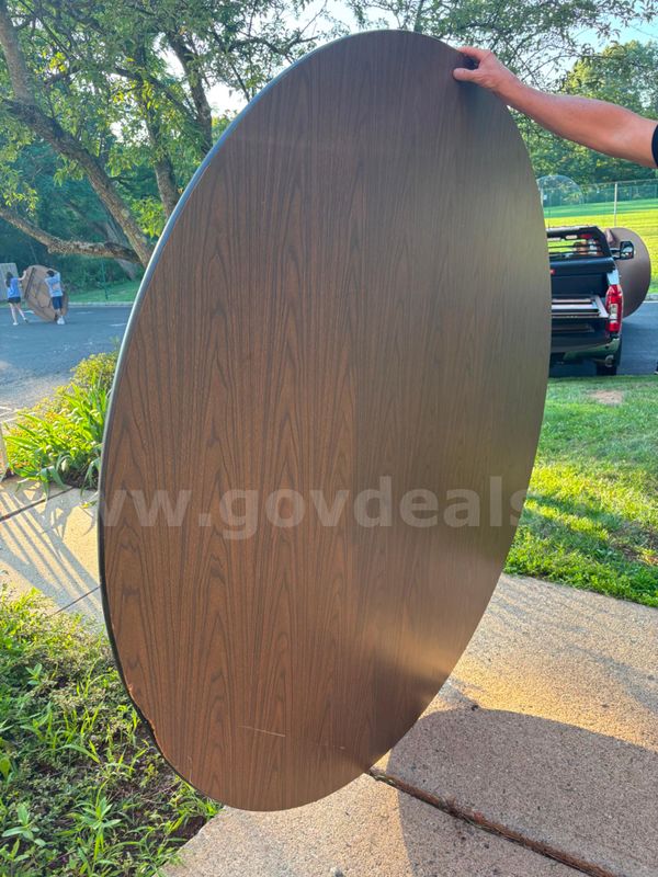 6’ Round & 8’ Rectangular Tables
