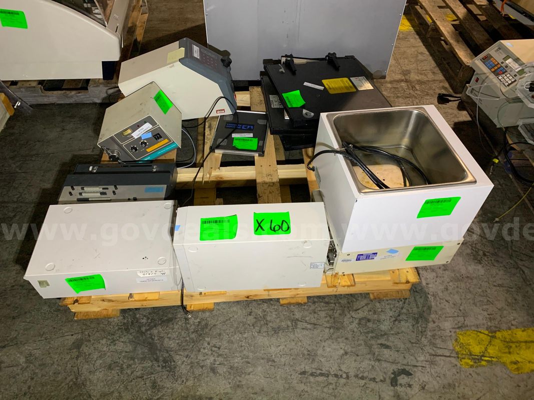 Lab Equipment (9 pcs)