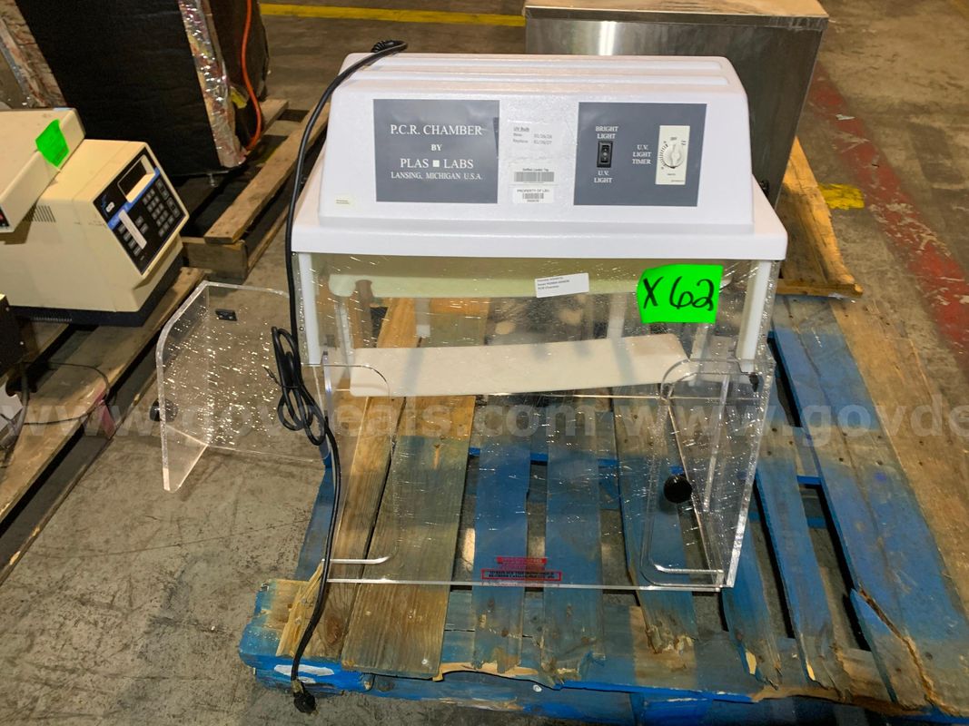 Lab Equipment (2 pcs)