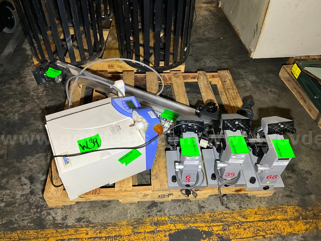Lab Equipment (8 pcs)