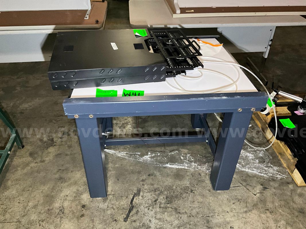 Lab Equipment (2 pcs)