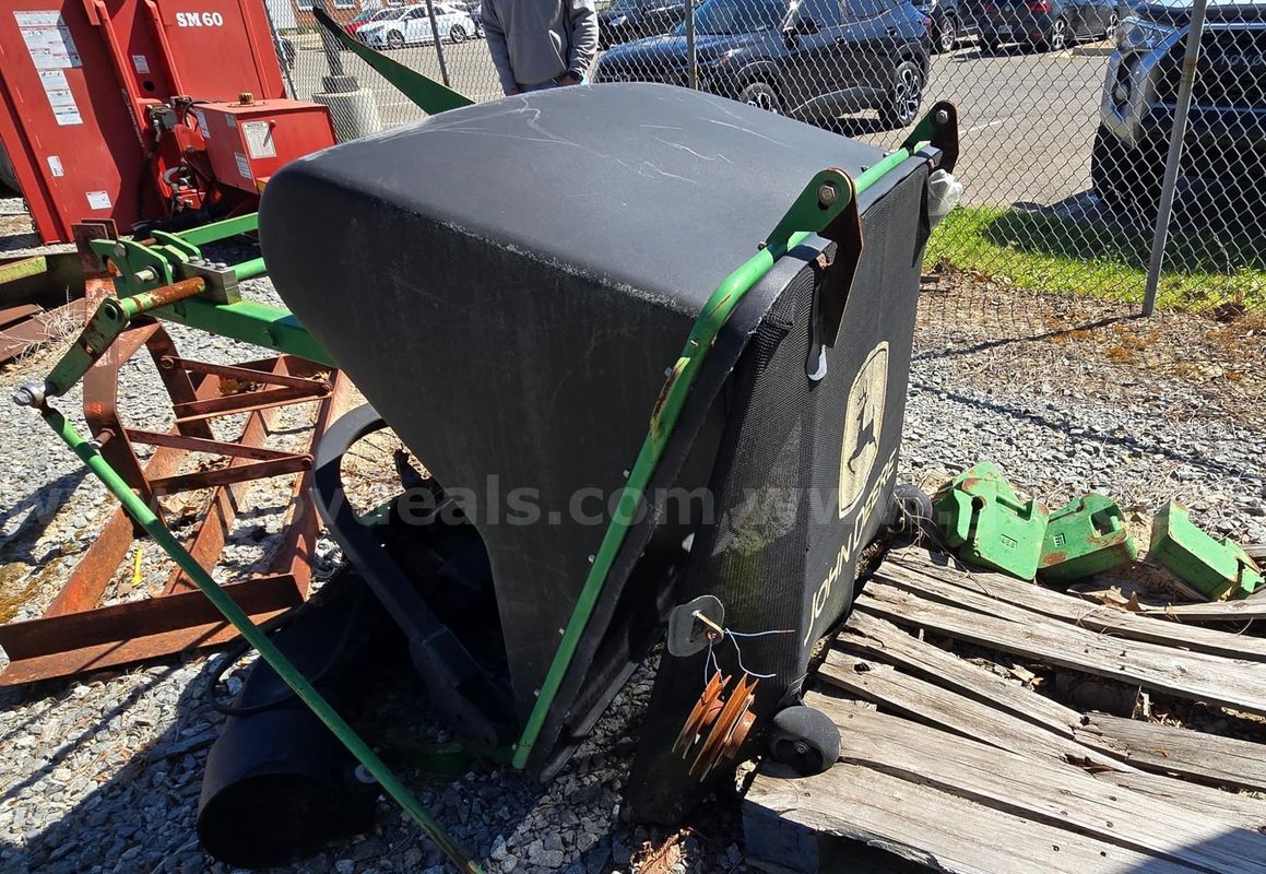 John Deere Z Series Material Collection System