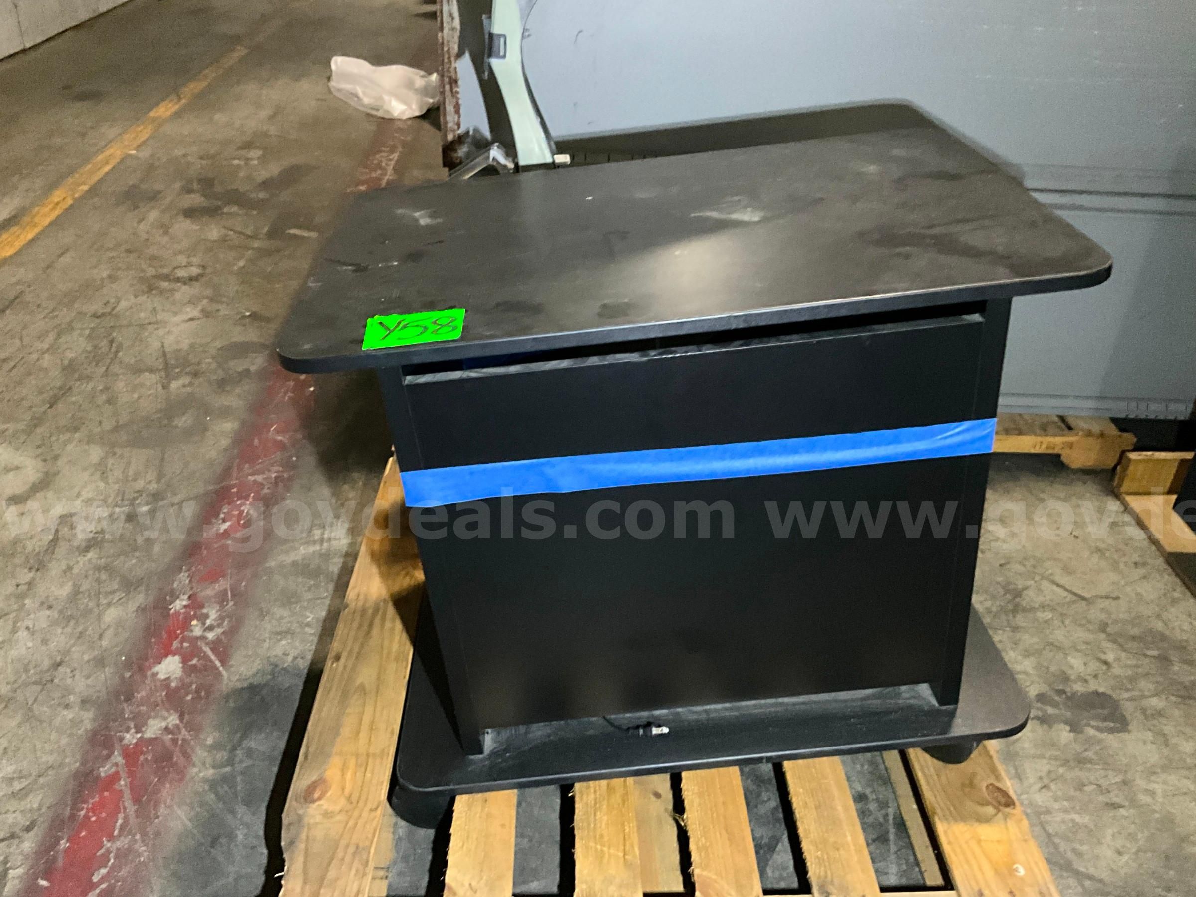 Furniture Stand & Vacuum (2 pcs)