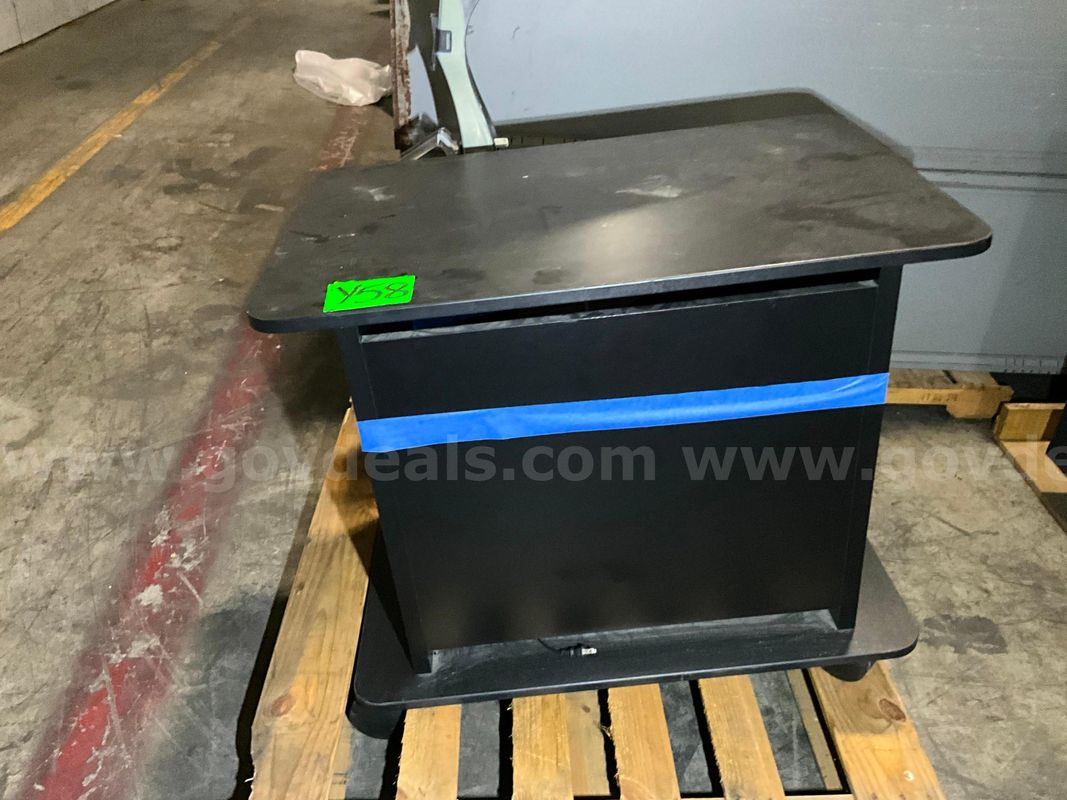 Furniture Stand & Vacuum (2 pcs)
