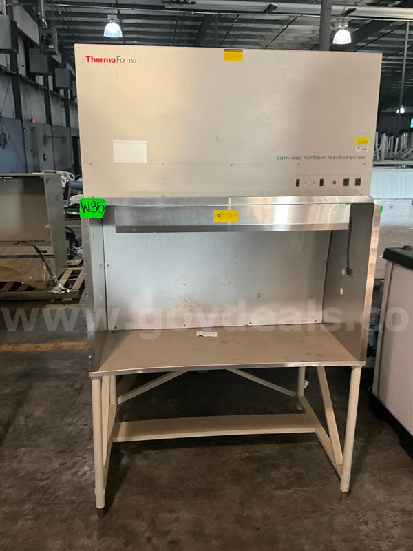 Laminar Workstation