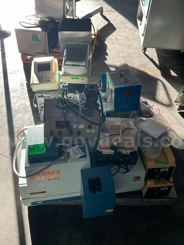 Lab Equipment (15 pcs)