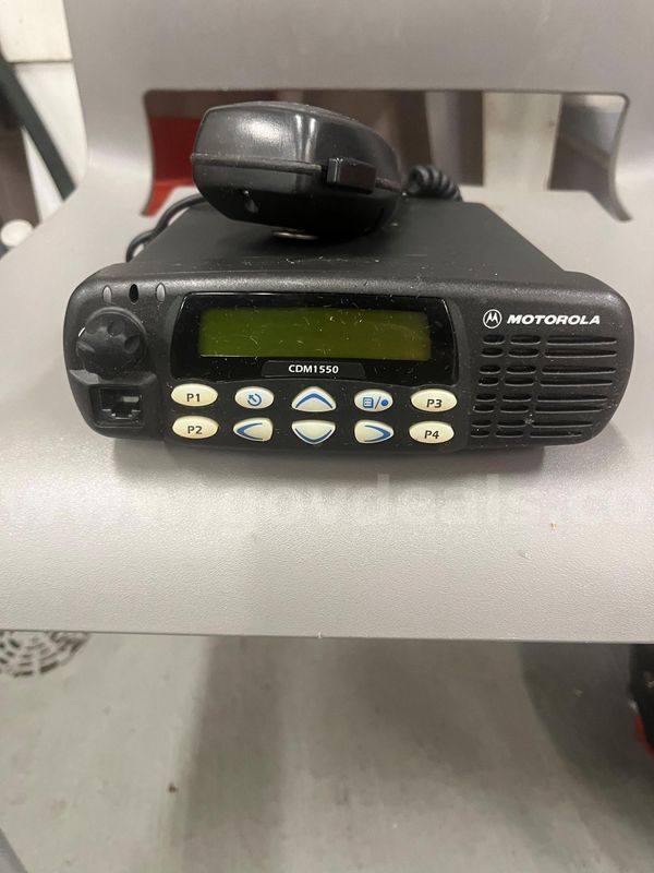 Motorola Cdm 1550 Two-Way Radios (6 Radios W/Mics)