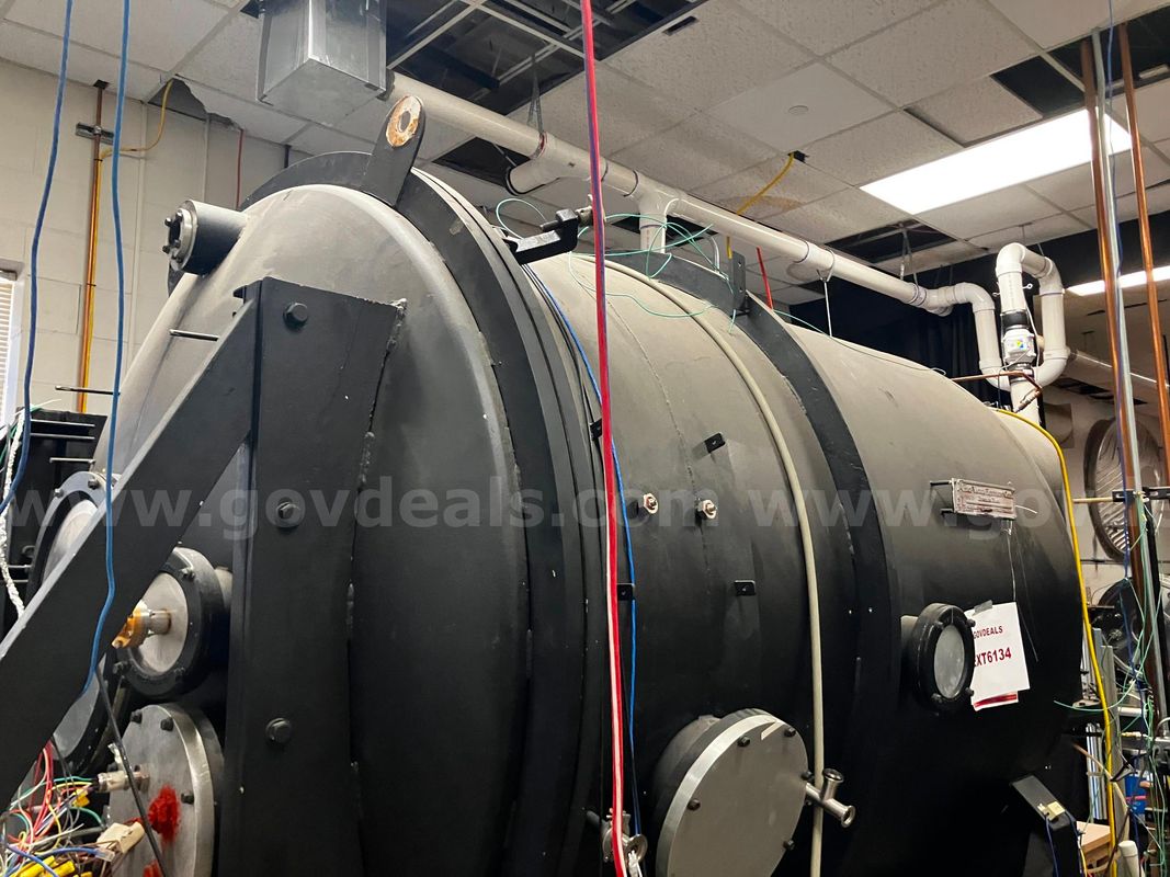 Large Vacuum Chamber (PLEASE NOTE - FIRM INSPECT & REMOVAL INSTRUCTIONS)