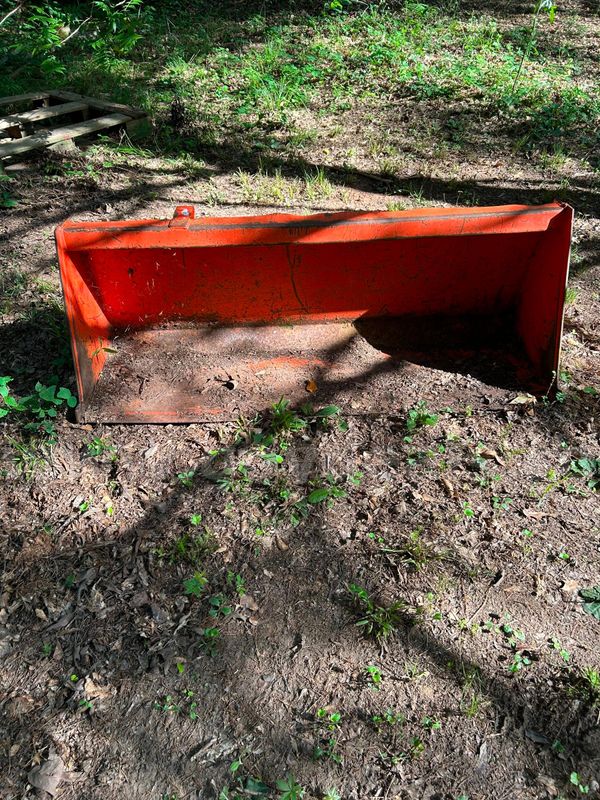 Tractor Bucket - OFF SITE (24-HR NOTICE REQUIRED FOR INSPECTION & REMOVAL)