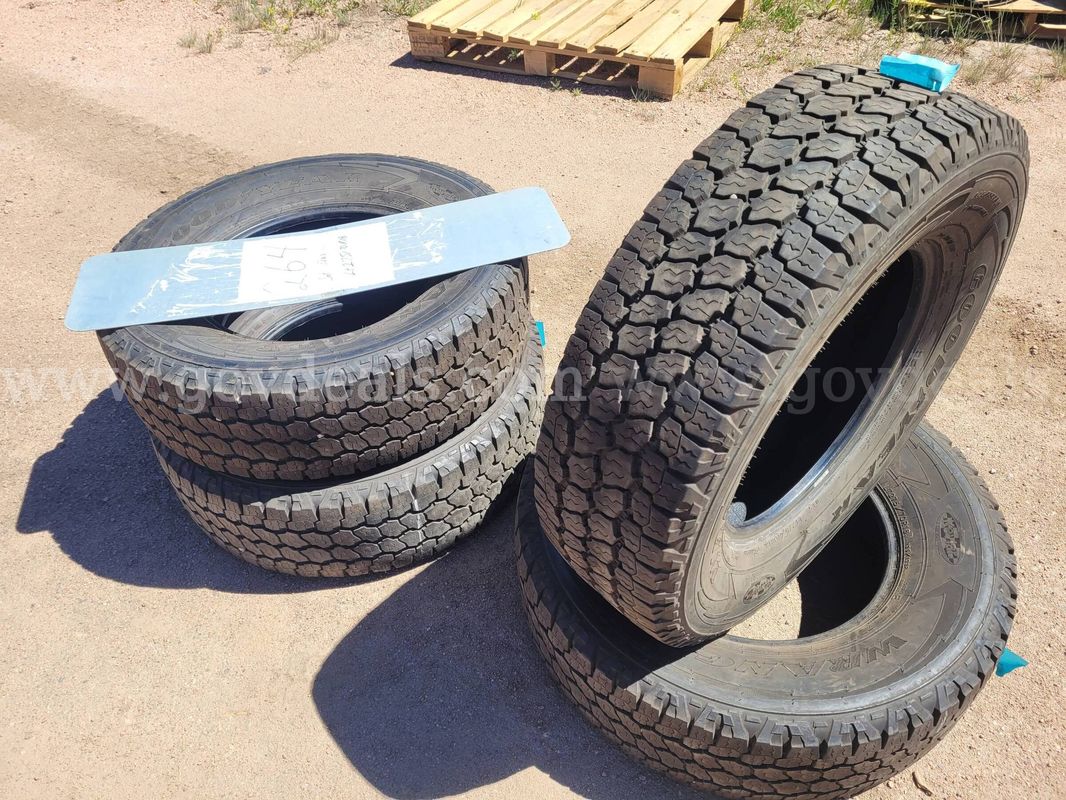Set of (4) Goodyear Wrangler All-Terrain Adventure Tires - LT275/70R18