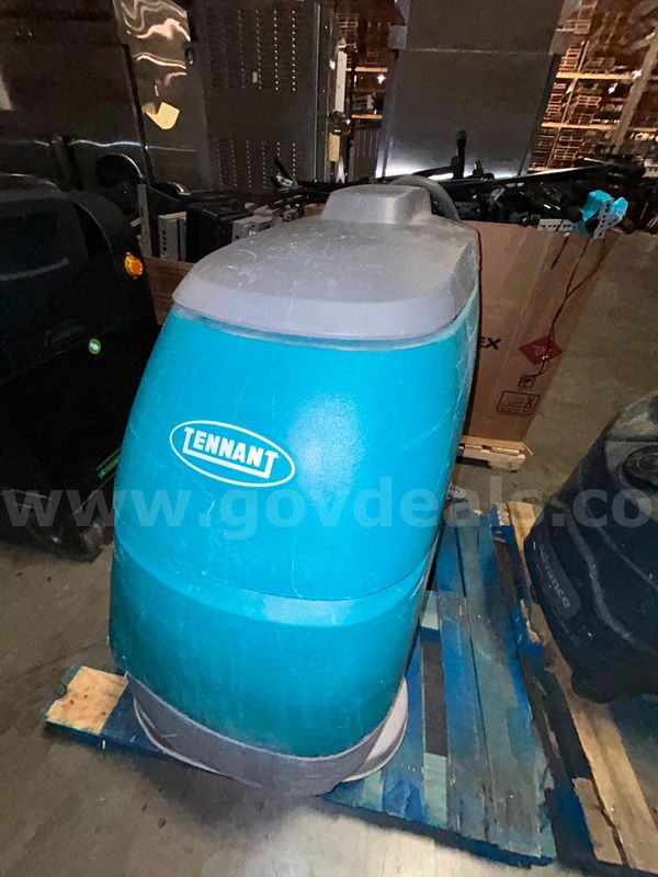 Tennant T5 Floor Scrubber - BP