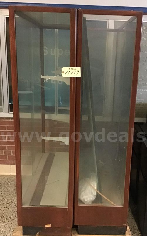 Lot of 2 display cases 48"x18"x70"