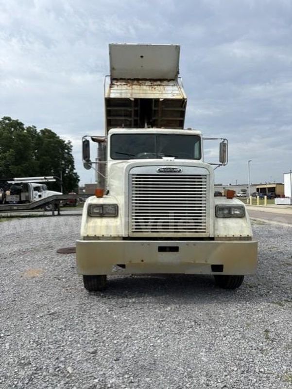 Freightliner FLD120SD Dumptruck