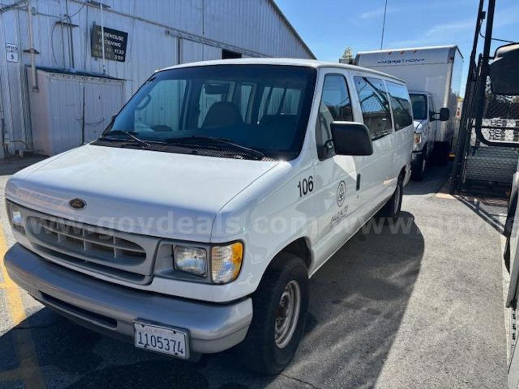 2001 Ford Econoline Wagon E-150 XL-Extended Passenger Van