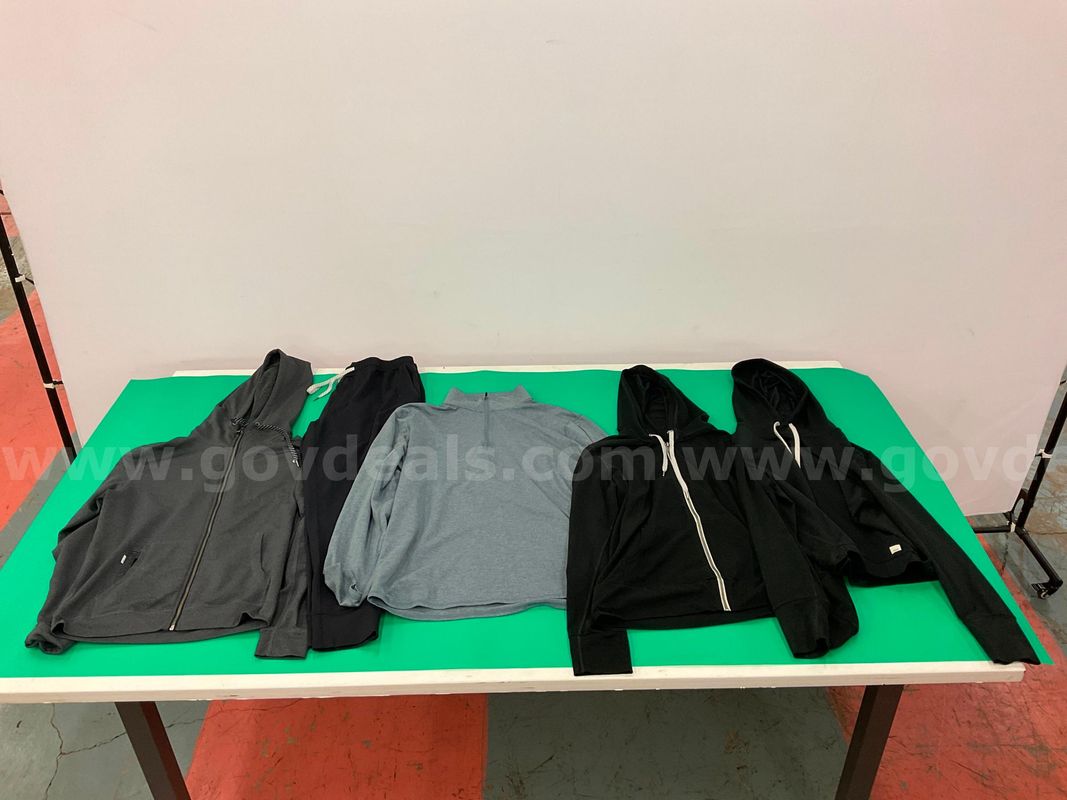 5 - Fashion Clothes Labeled Vuori